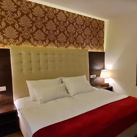 Pr Klaudiji Πανσιόν Μπλεντ