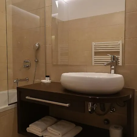 Pr Klaudiji 3*