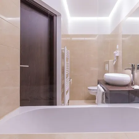 Pr Klaudiji Μπλεντ