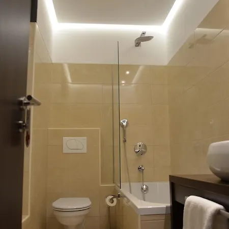 Pr Klaudiji 3* Bled